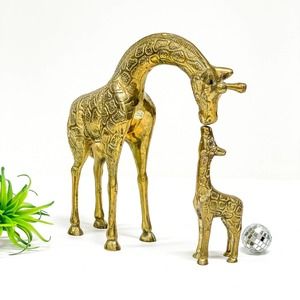 Brass Giraffe Figurines / Brass Giraffe Pair / Vintage Brass Giraffes